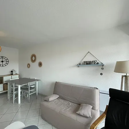 T2 à 60m De La Avec Balcon Et Parking Privé à - Fr-1-413-178 Appartement