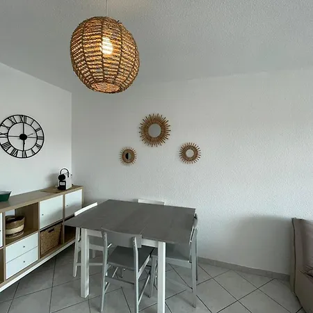 T2 A 60m De La Avec Balcon Et Parking Prive A - Fr-1-413-178 Apartment