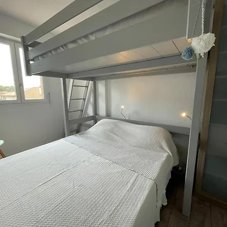 Apartment T2 A 60m De La Avec Balcon Et Parking Prive A - Fr-1-413-178